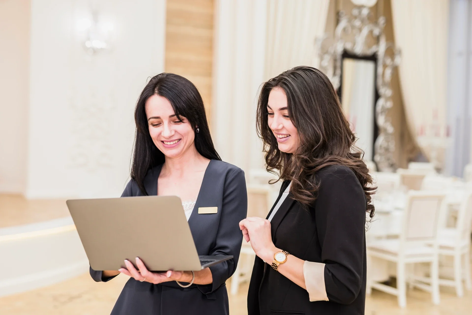 Why DINGG Is the Best Salon Management Software for UAE Salons 2026