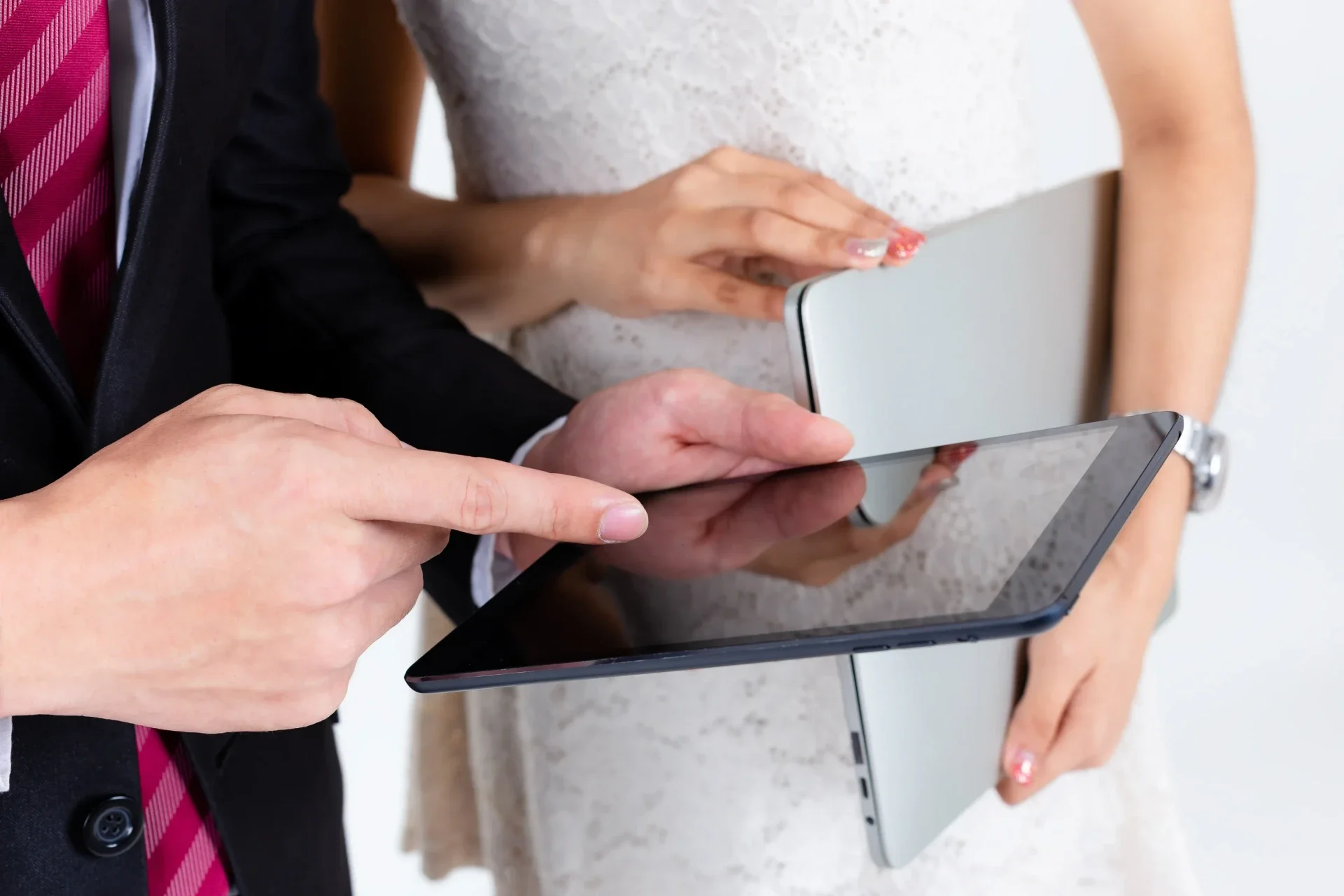 Check_If_Your_Software_Gives_Staff_Fair_Wedding_Commission_DINGG