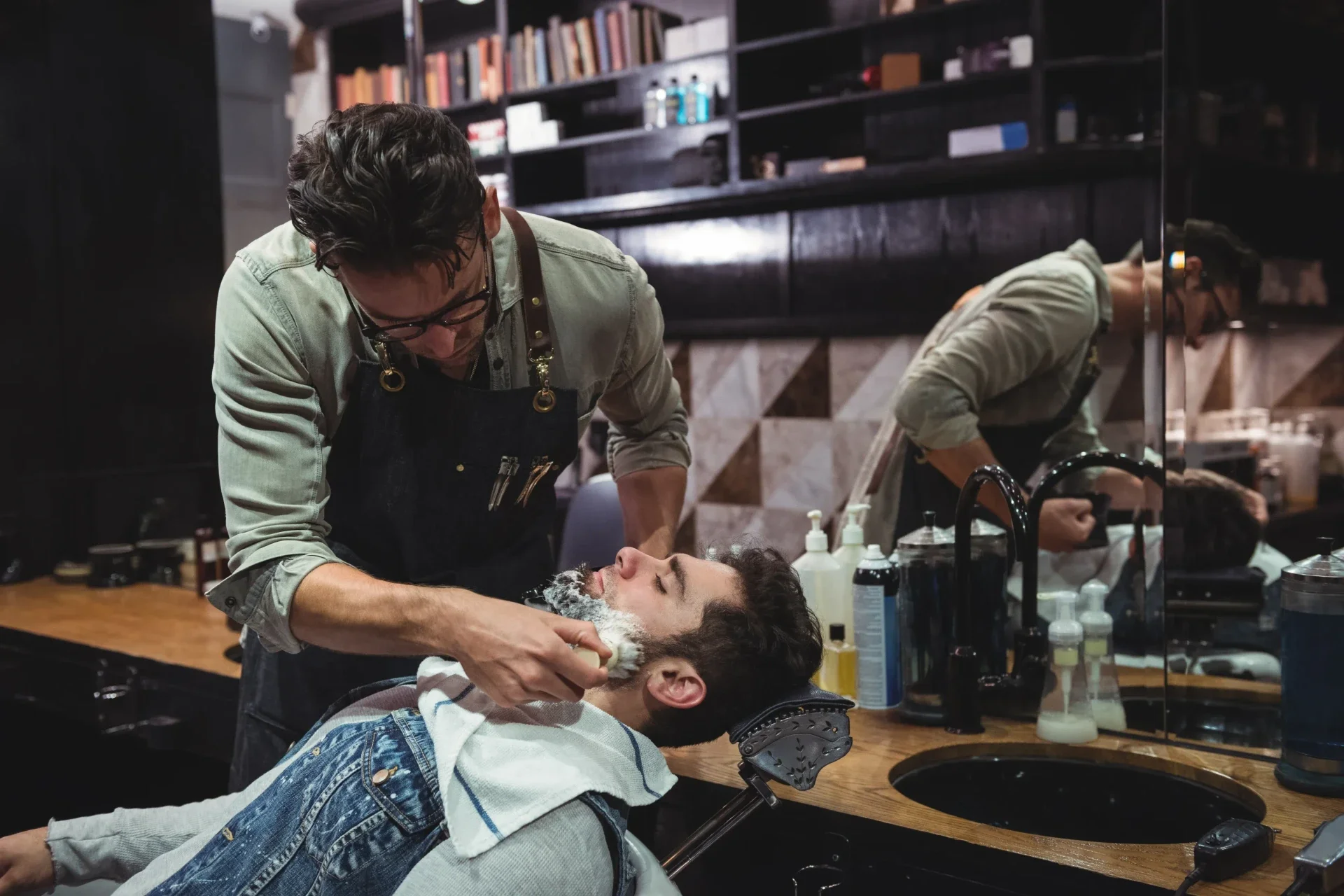Barbershops_Under_Pressure_How_US_Shops_Can_Stay_Profitable_in_2026_DINGG