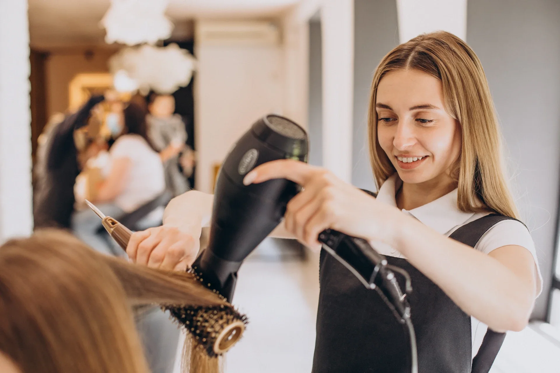 The Rise of Digital-First Salons in India: What It Means for You
