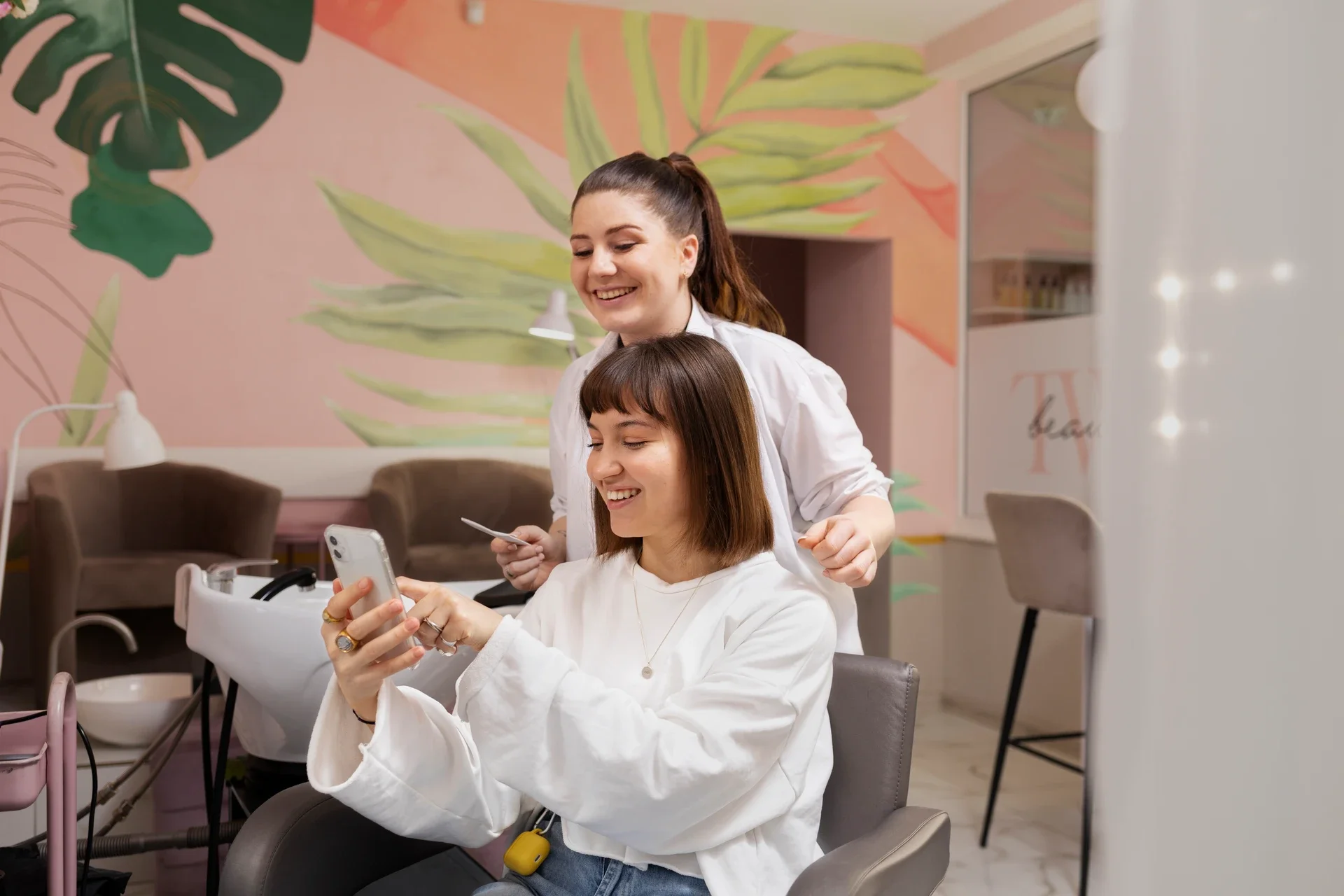 How Modern US Salons Are Going Fully Digital | DINGG